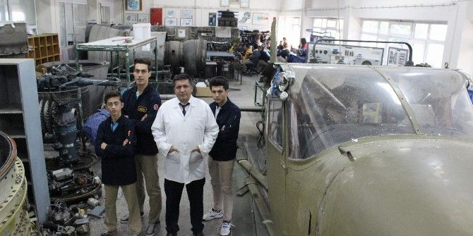 Bursalı Liseli Gençler İnsansız Kargo Tipi Uçak Üretecek