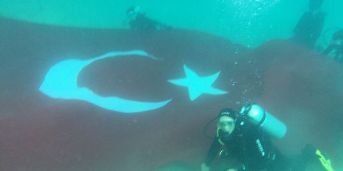 Tü Dalgıçlardan Su Altında Dev Türk Bayrağı