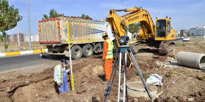 Bağlar’da Kısmi Yağmursuyu Şebekesi Döşeniyor