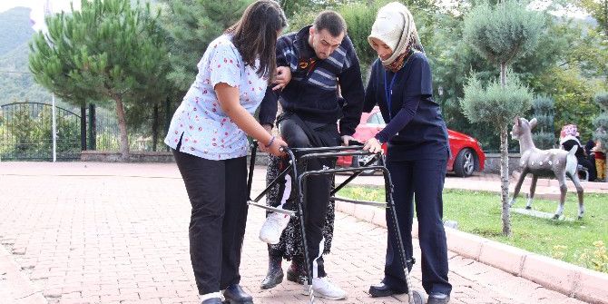 16 Yıl Sonra İlk Kez Adım Attı, Ailesini Sevince Boğdu