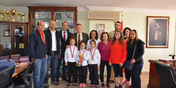 Şampiyon Miniklerden Tatlısu’ya Ziyaret