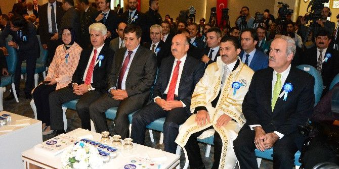 Müezzinoğlu’ndan Gençlere Adam Olmanın Tarifi