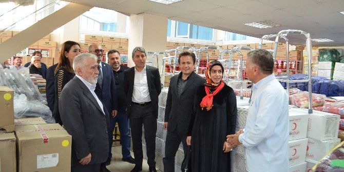 Tuzla Belediyesi Sosyal Belediyecilik Hizmetlerini Kırıkhan’a Taşıdı