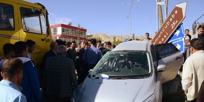 Darende’de Kavşakta Feci Kaza: 4 Yaralı