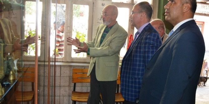 "Rasime Şeyhoğlu Aydınlanma Köşesi" Şeytanın Kahvesi’nde Açıldı