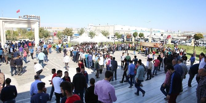 Şehitkamil’de Aşure İkramı Devam Ediyor