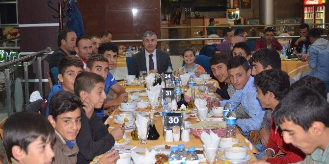 Başkan Aksoy Sporcularla Bir Araya Geldi