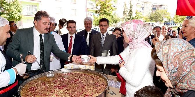 Çakır: Farklılıklarımızla Birlikte Aşure Gibi Bir Olalım