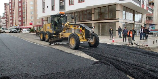 Trabzon Büyükşehir Belediyesinin Yol Çalışmaları Devam Ediyor