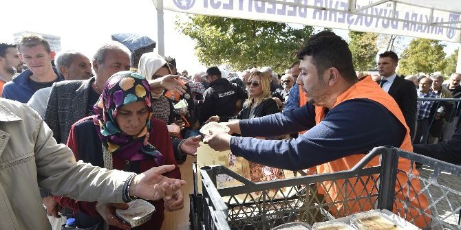 Ankara Büyükşehir’den, Hacı Bayram’da Aşure İkramı