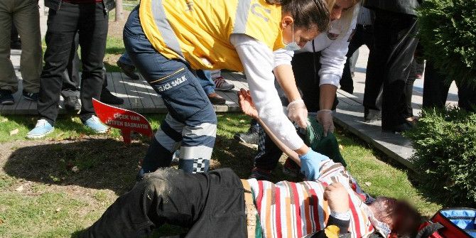 Kadınlara Tacizde Bulunduğu İddia Edilen Şahsa Meydan Dayağı