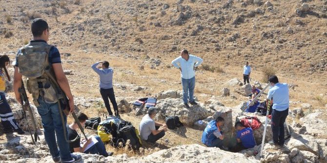 Hazine Ararken Mağarada Mahsur Kalan 3 Kişiyi Afad Ve İtfaiye Kurtardı