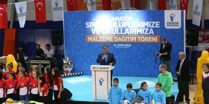 Esenler, 2 Bin 16 Metre Türk Bayrağı İle Rekor Kırmaya Hazırlanıyor