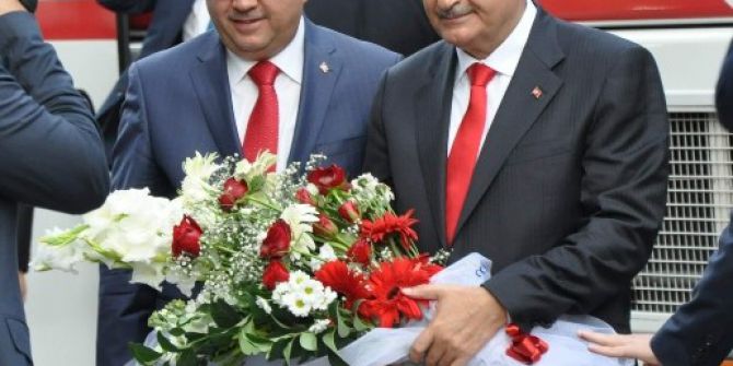 Başbakan Yıldırım, Basın Mensuplarının “21 Ekim Dünya Gazeteciler Gününü” Kutladı, Hatıra Fotoğrafı Çektirdi