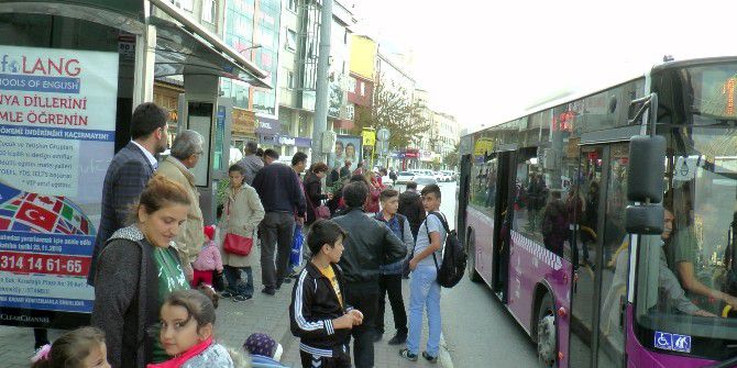 İett Şoförü Darp Edildi