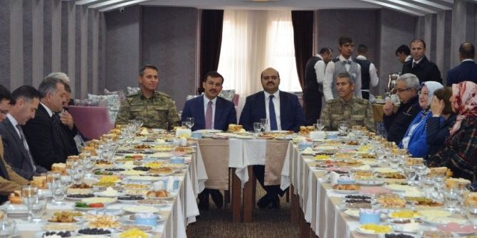 Aziziye’de Bilgi Alışverişi Toplantısı