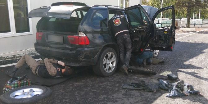 Dereköy’de Bir Araçta 3 Adet Kalaşnikof Bulundu