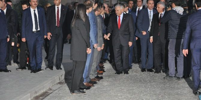 Başbakan Yıldırım, Afyonkarahisar Valisi Aziz Yıldırım’ı Ziyaret Etti