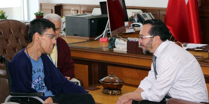 Adü Rektörü Cavit Bircan, Engelli Öğrencisini Makamında Ağırladı