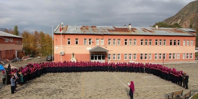 Öğrenciler Şehitlere Hatim Okuyorlar