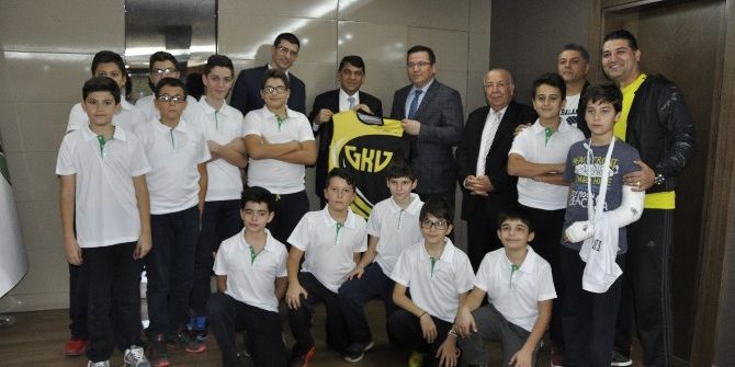 Gkv’li Sporculardan Fadıloğlu’na Teşekkür Ziyareti