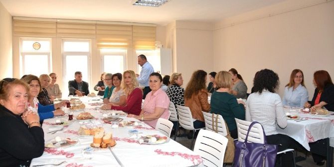 Süleymanpaşa Kent Konseyi Kadın Meclisi Dayanışma Toplantısı Düzenledi