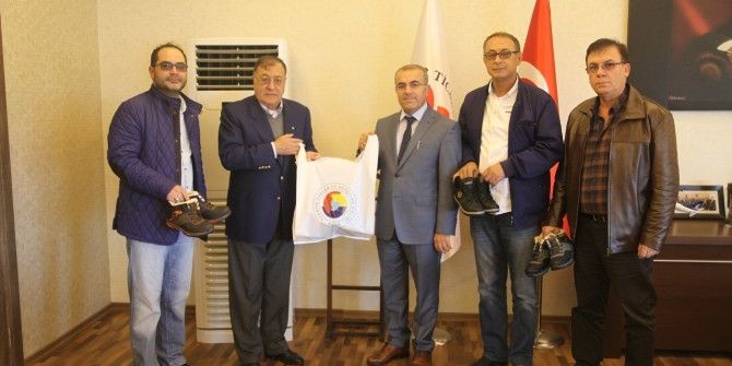 Ntso’dan Öğrencilere Ayakkabı Yardımı