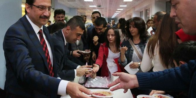 Başkan Ak’tan Keçiörenlilere Aşure İkramı