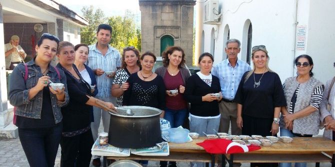 Ak Parti Teşkilatı’ndan Hainlerin Yakalandığı Mahallede Aşure Etkinliği
