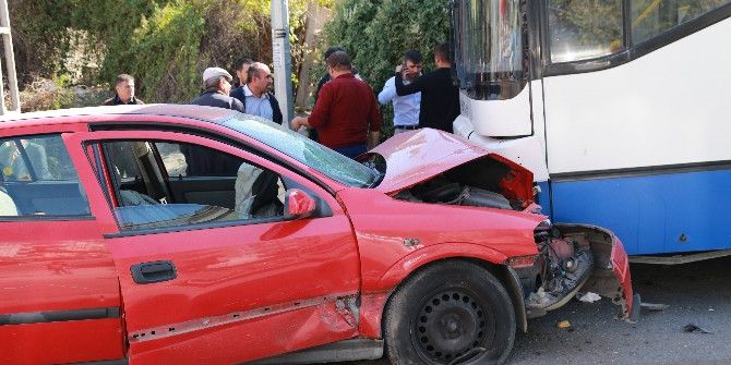 Ego Otobüsüyle Otomobil Kafa Kafaya Çarpıştı: 2 Yaralı