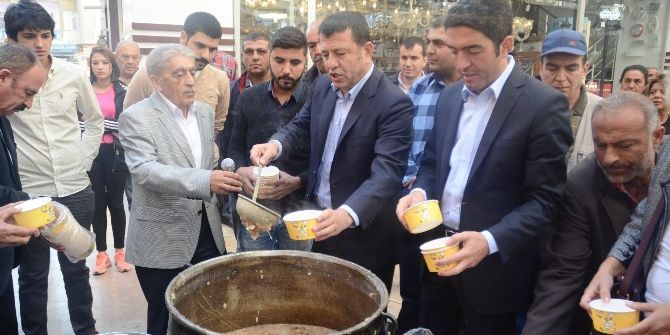 Chp Gençlik Kollarından Aşure Etkinliği