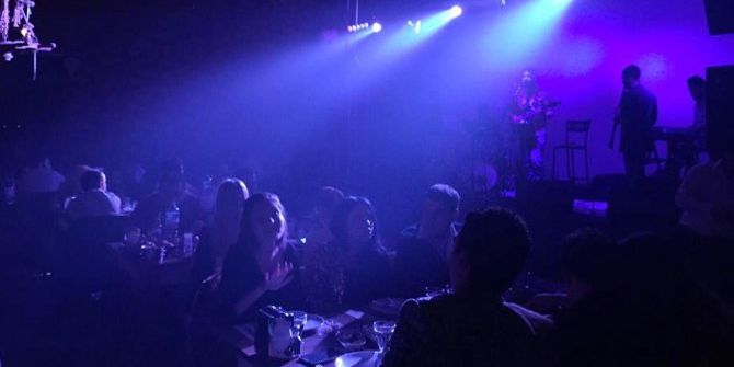 Yan Bakma Kavgasında Polis Memurunu Dört Yerinden Bıçaklandı