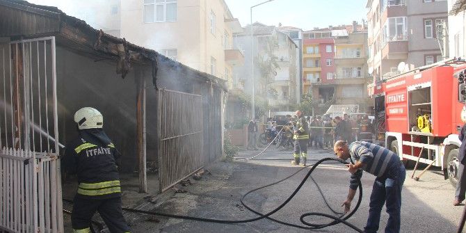 Bafra’da Depo Yangını