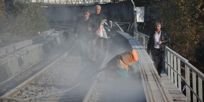 Demiryolu Köprüsündeki Kumlama Çalışmasında ’Toz’ Tepkisi