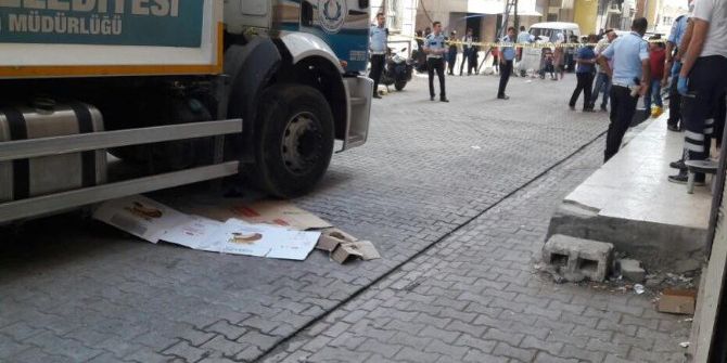 Belediye Aracının Ezdiği Suriyeli Çocuk Hayatını Kaybetti