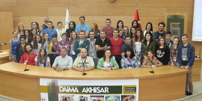 7 Ülkeden 40 Genç Akhisar’da Zeytin Toplayacak