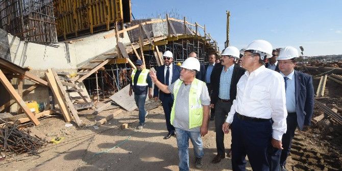 Başkan Uğur, Cunda Köprüsü İnşaatını İnceledi