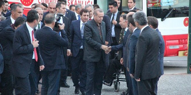 Cumhurbaşkanı Erdoğan’ın Valilik Ziyareti Sırasında Hareketli Anlar