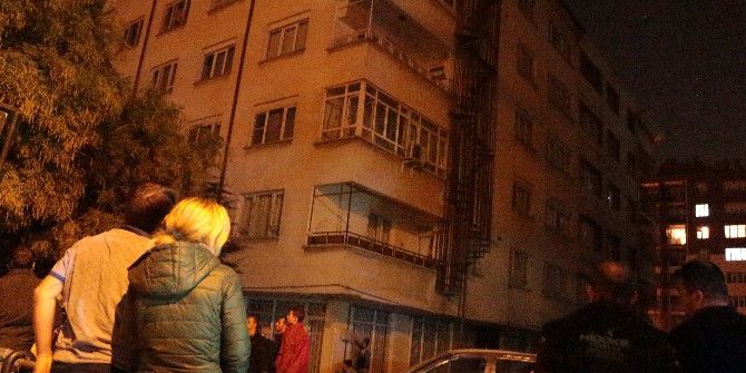 Konya’da Göçük Riski Olan Bina Boşaltıldı