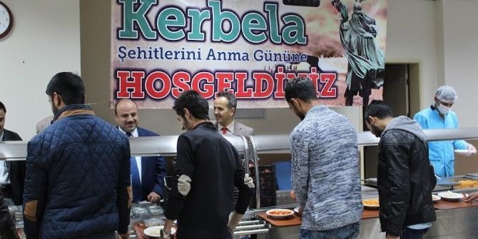 Gevaş’ta Aşure Dağıtımı