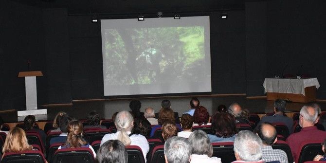 Yazar Sabahattin Ali’nin Kızı Didim’de Kitaplarını İmzaladı