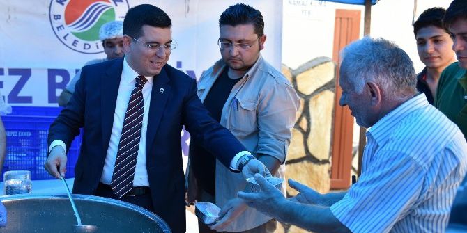 Kepez’de Bin Kişiye Aşure İkramı