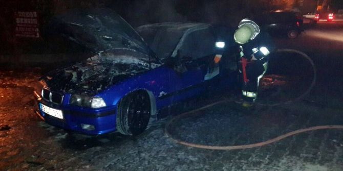 Yanan Araç Kullanılamaz Hale Geldi