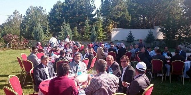 Beyşehir’de Muhtar Eşleri Tanışma Yemeğinde Buluştu
