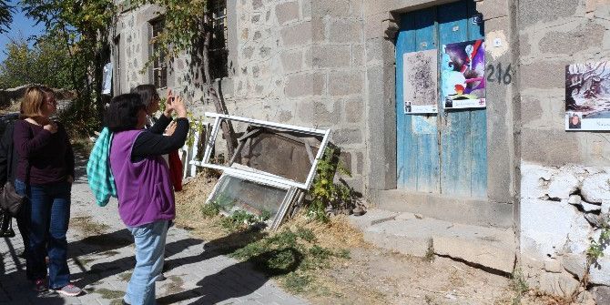 Ünlü Ressam Köylerde Resim Sergisi Açıyor