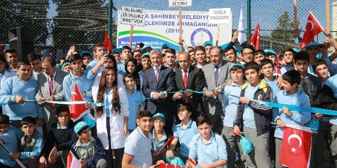 Lisede Yapılan Halı Saha Törenle Hizmete Açıldı
