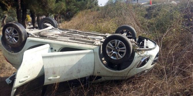 Osmaneli’de Otomobil Takla Attı: 3 Yaralı