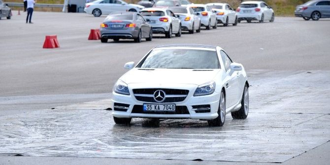 Mercedes Sahipleri Güvenli Sürüşü Öğrendi