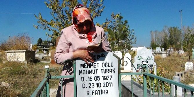 Erciş Depreminin 5. Yılında Da Gözyaşları Dinmedi