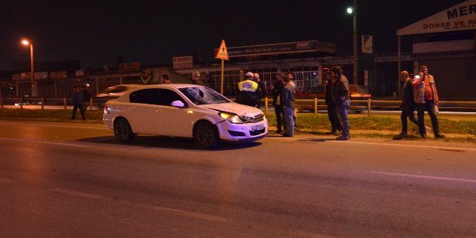 Yoldan Karşıya Geçmeye Çalışan Yayaya Otomobil Çarptı: 1’i Ağır 2 Yaralı
